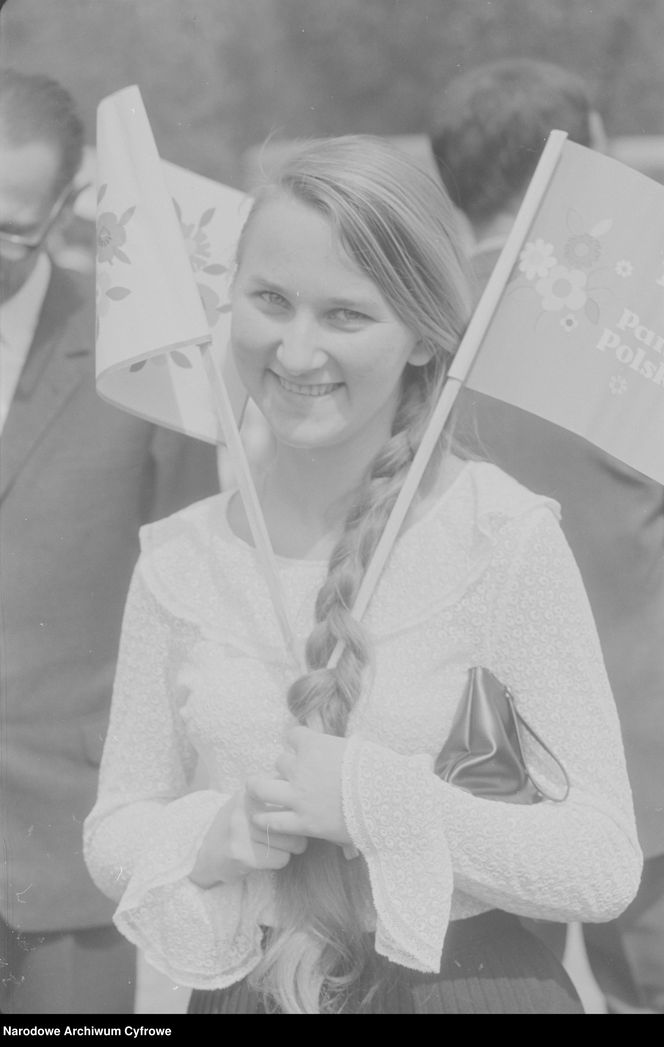 QUIZ PRL. Pochody 1-majowe: spontaniczne, czy obowiązkowe? Komplet punktów tylko dla znawców PRL-u