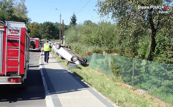 Kierowca dachował, bo jechał po pijaku