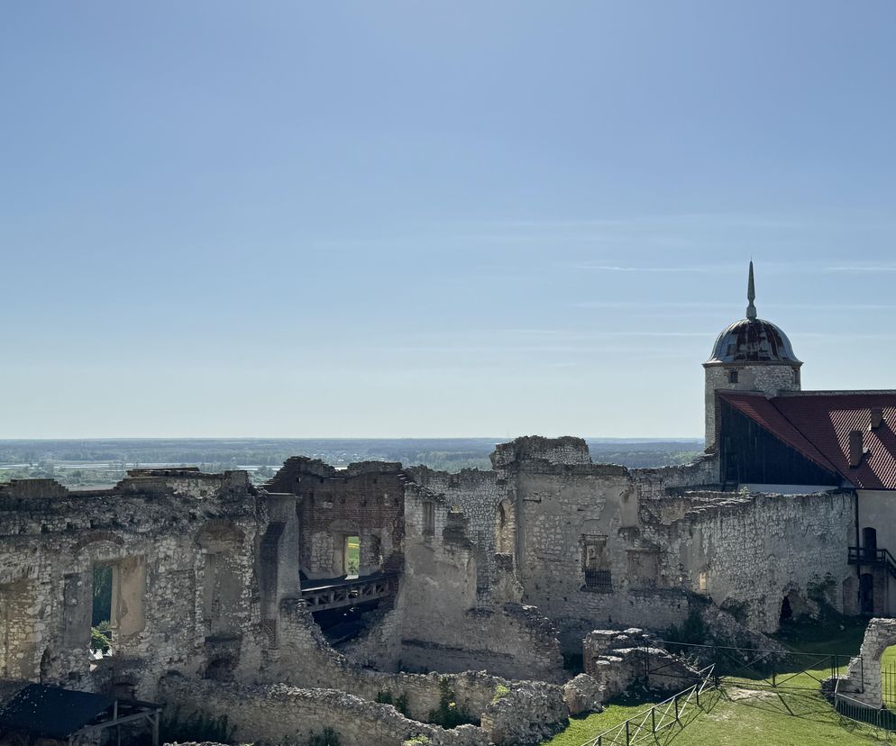 Czy ten zamek leży w woj. lubelskim? 