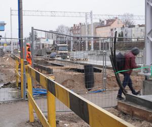 Postępują prace nad konstrukcją budynku Dworca Głównego w Olsztynie. Perony niemal na ukończeniu [ZDJĘCIA]