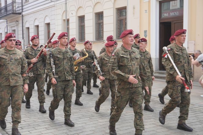 MSPO 2025. Parada Orkiestry Wojskowej w Kielcach