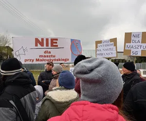 Radom. Protest przeciwko budowie masztu telefonii komórkowej 