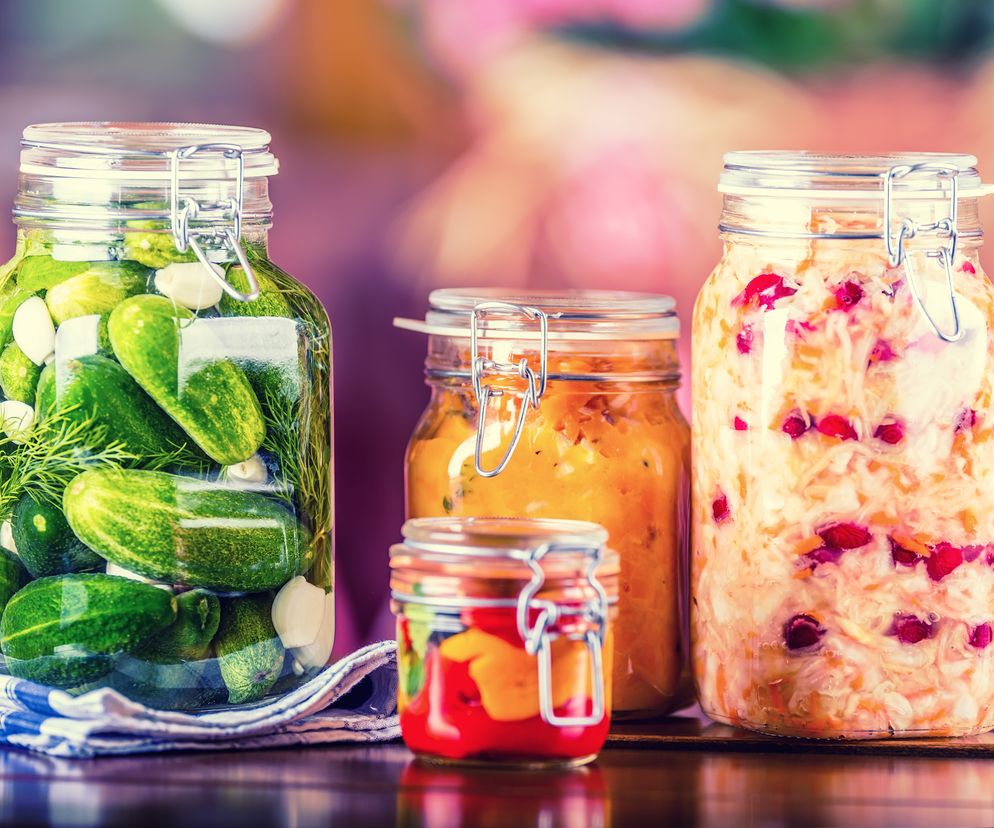 Przetwory: jak pasteryzować warzywa w słojach twist off, wek i butelkach?