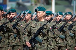 Kobiety w Wojsku Polskim. Polki chętnie odbywają dobrowolną zasadniczą służbę wojskową