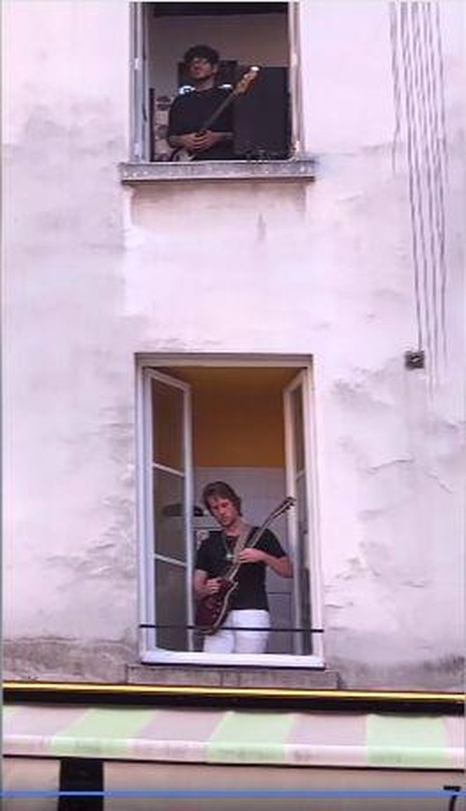 Flashmob w Paryżu - "Bohemian Rapsody"