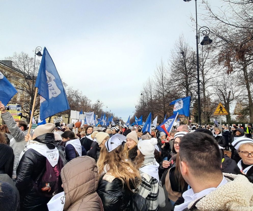 Protest pielęganiarek w Warszawie. Jest petycja do premiera 