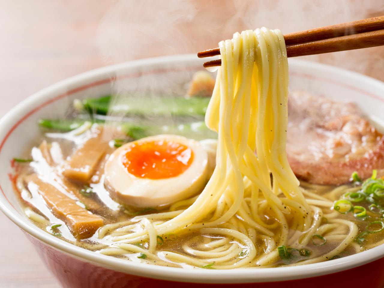 Ramen z makaronem: zupa gotowa w 20 minut