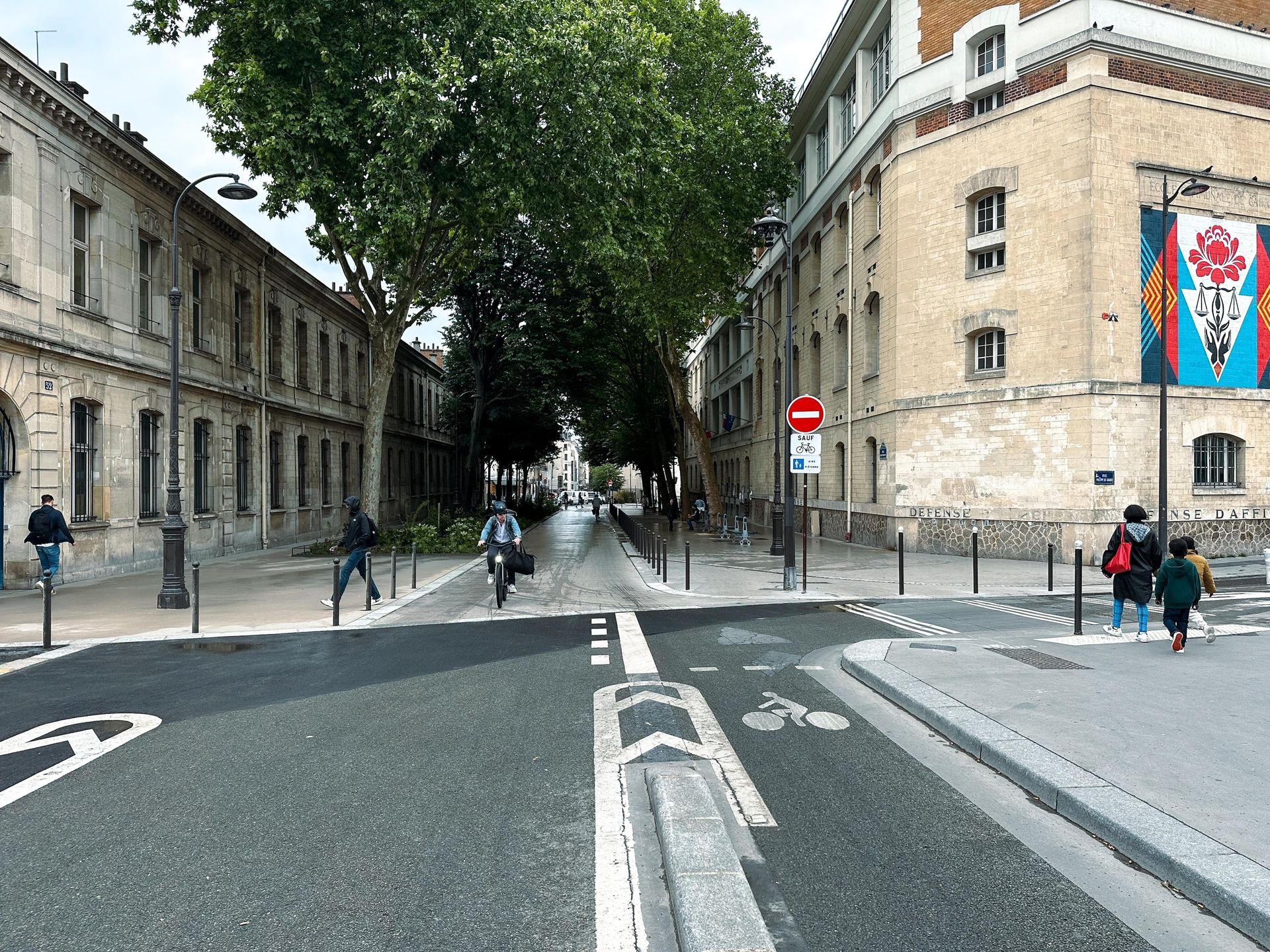 Szkolne ulice w Paryżu