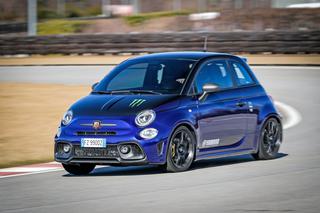 Abarth 595 Monster Energy Yamaha i Scorpioneoro