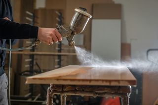 Polskie firmy meblarskie nie radzą sobie z chińską konkurencją? Spada eksport i zatrudnienie
