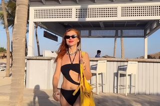 Gwiazdy grzeją wdzięki w tropikach