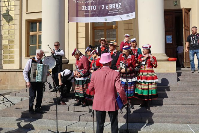 W centrum Lublina królował róż! Przez miasto przeszedł Marsz Różowej Wstążki