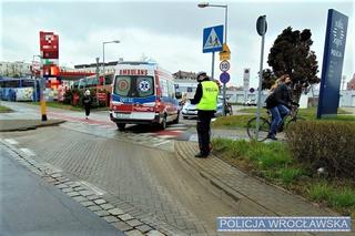 Wrocław: Kierowca lexusa potrącił rowerzystę. Wcześniej stracił już prawo jazdy