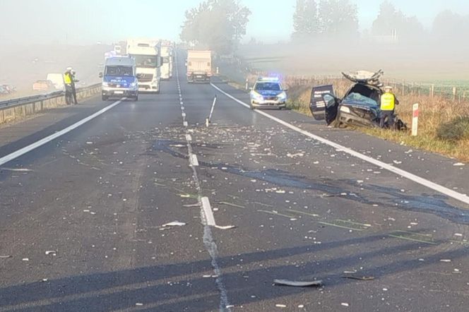 Poważny wypadek na DK 16 pod Olsztynem. Nie żyje kierowca auta osobowego