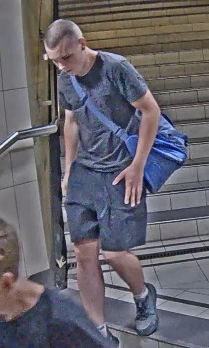 Brutalny rozbój w krakowskim parku. Policja publikuje zdjęcia poszukiwanych i prosi o pomoc