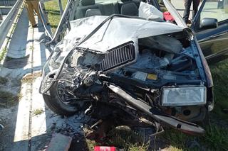  Szokujący wypadek na S8 pod Pabianicami! Zmiażdżone auta i kilka osób rannych [ZDJĘCIA]