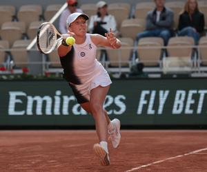 Iga Świątek KIEDY gra w 2. rundzie? O KTÓREJ GODZINIE gra Świątek - Liu na FRENCH OPEN?