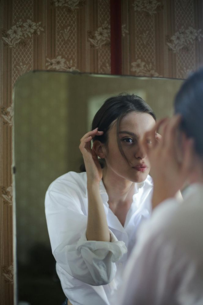 Modowa podróż do przeszłości. Pinterest ujawnił najsilniejszy trend nadchodzących miesięcy