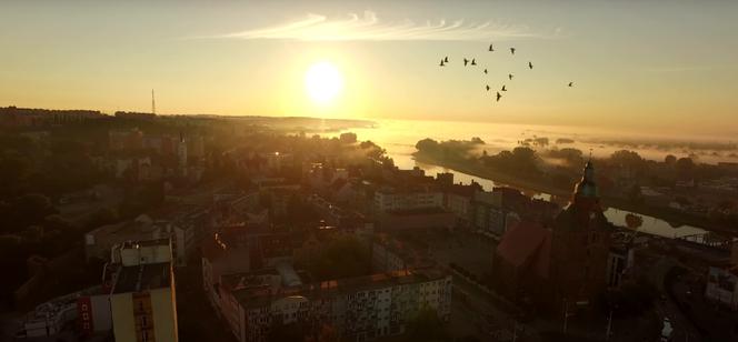 W teledysku można zobaczyć m.in. taką panoramę miasta.