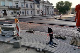 Siedlce: trwa budowa nowej nawierzchni na skrzyżowaniu ulic Piłsudskiego, Floriańskiej, Starowiejskiej i Kościuszki