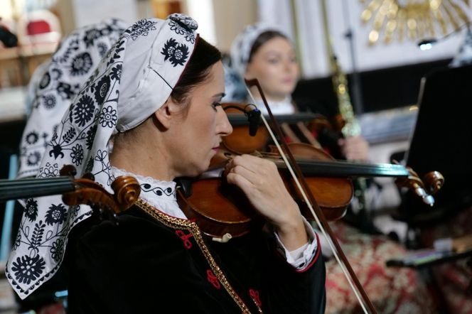 Występ zespołu Mazowsze w Starachowicach