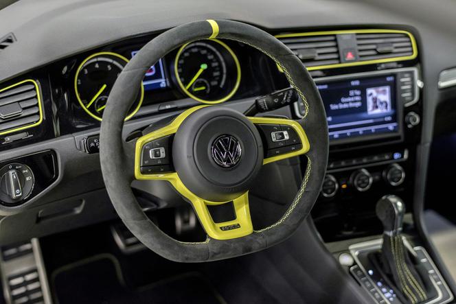 Volkswagen Golf GTI Dark Shine