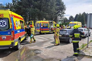 Wypadek w Węgierskiej Górce. Poszkodowanych osiem osób, w tym czworo dzieci