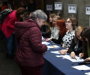 Dyktando Krakowskie 2024. Kilkuset uczestników podjęło się trudnego zadania