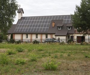 Zbrodnia pod Grójcem. Ksiądz przyznał się do zabójstwa. Policja przeszukała plebanię [ZDJĘCIA]. Kontener: Warszawa