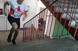 Bieg po schodach w Toruniu