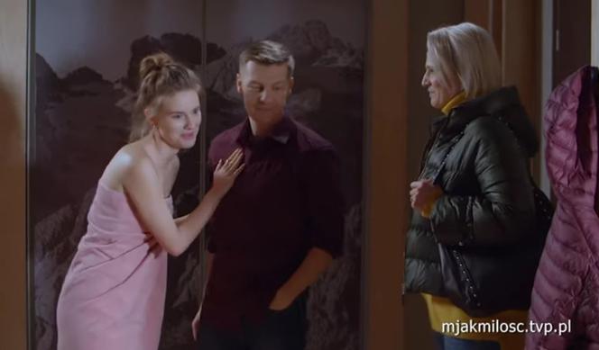 M jak miłość odc. 1521. Franka (Dominika Kachlik), Karolina (Renata Gosławska), Paweł (Rafał Mroczek)