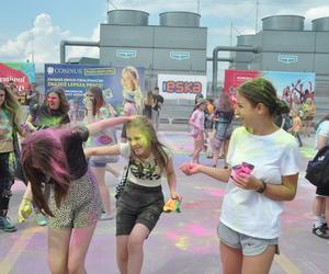 Festiwal kolorów w Kielcach. Szalona zabawa na dachu Galerii Korona
