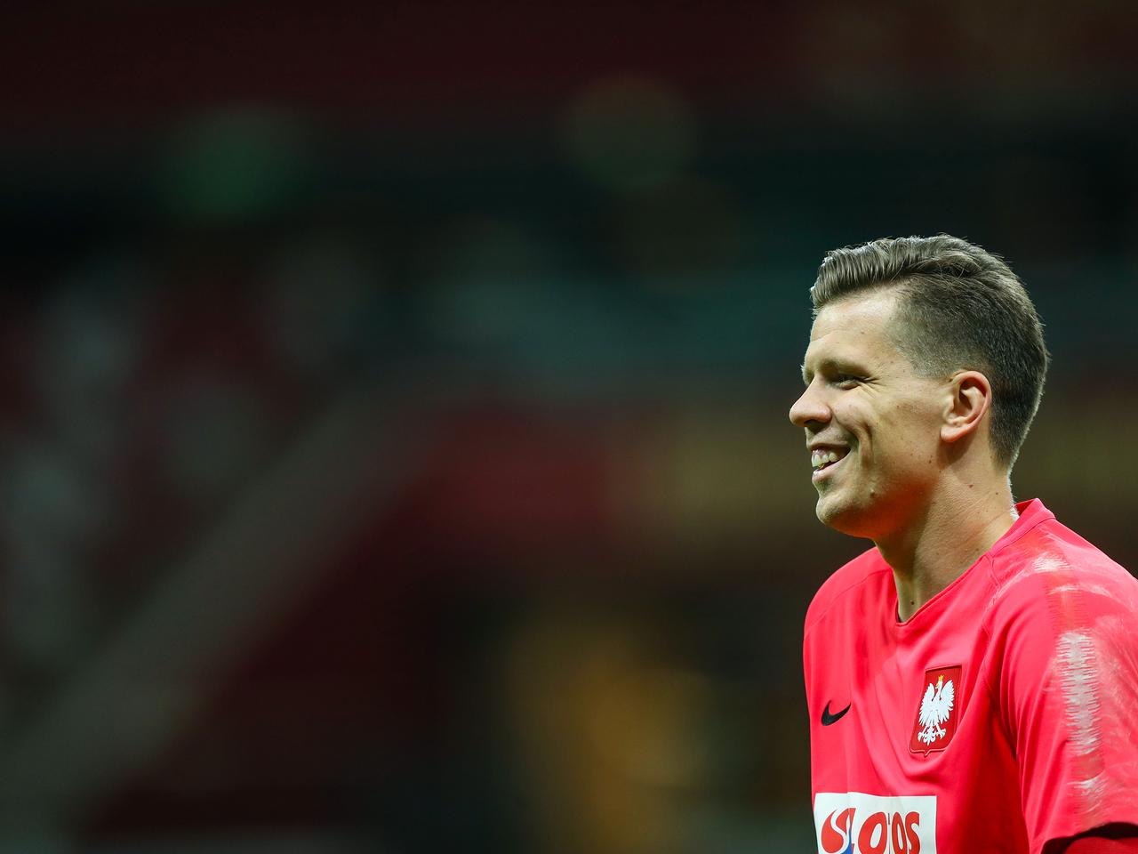 Wojciech Szczęsny wrócił na murawę. Z krótszymi włosami