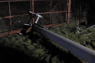 Czersk. Ścięła dwa betonowe słupy z liniami energetycznymi. Do szpitala trafiła jedna osoba
