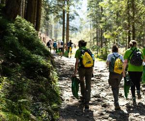 Tatry. Będą zbierać śmieci. Te bowiem są wielkim problemem w górach