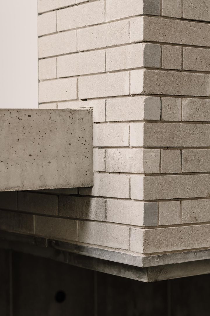 Przebudowa bliźniaka z PRL-u w Warszawie