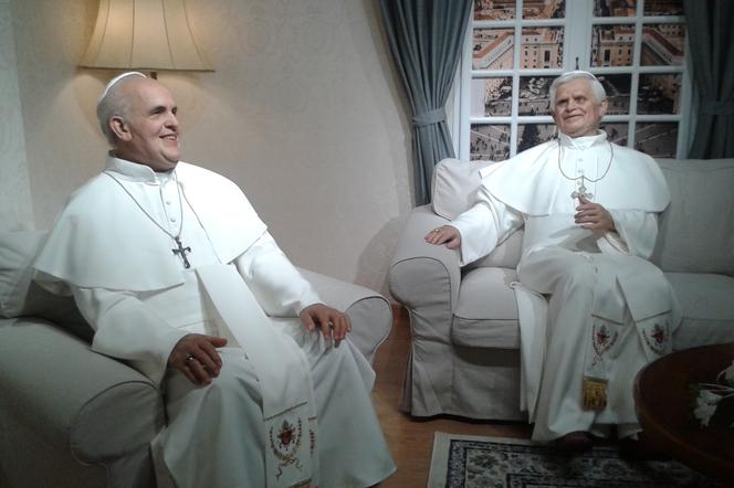 Papież Franciszek i Benedykt XVI w Krakowie! Można ich spotkać w muzeum figur woskowych [AUDIO, ZDJĘCIA]