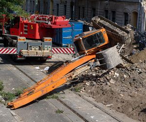 Dwóch strażaków zginęło w pożarze kamienicy w Poznaniu. Teraz doszło tam do kolejnego wypadku