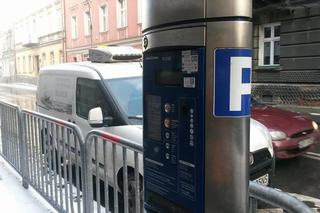Krakowska strefa płatnego parkowania w komórce: Nowa aplikacja pomoże kierowcom [AUDIO, WIDEO]