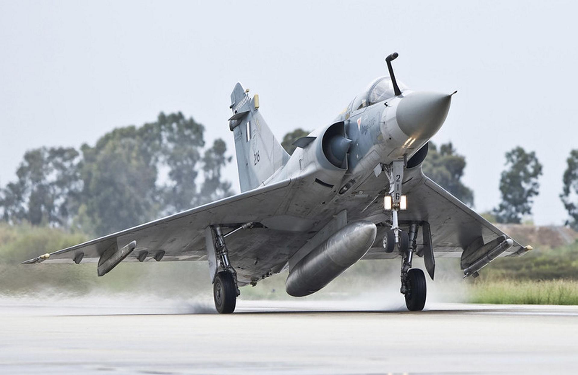 Samolot Mirage 2000