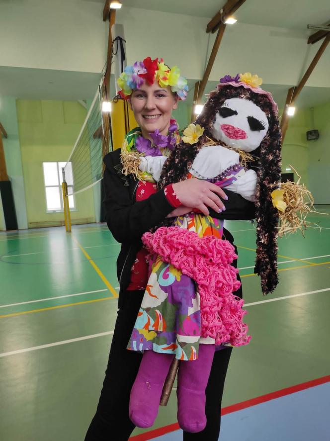 Na tej studniówce poloneza zatańczą licealiści po pięćdziesiątce i trochę młodsi. Dyrektor nie dowierzał