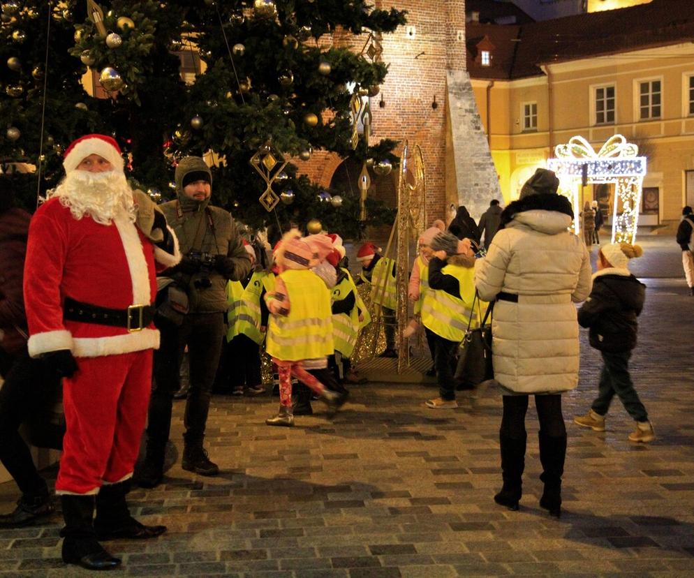 Lublin gotowy na święta! Świąteczne iluminacje już zdobią centrum miasta