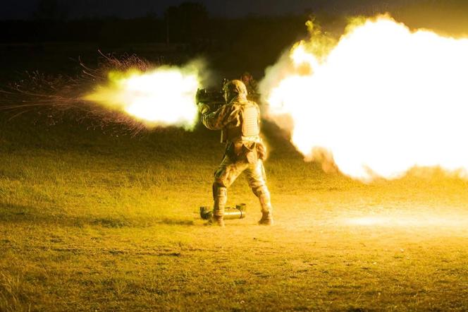 Strzelanie z granatnika Carl Gustaf M4