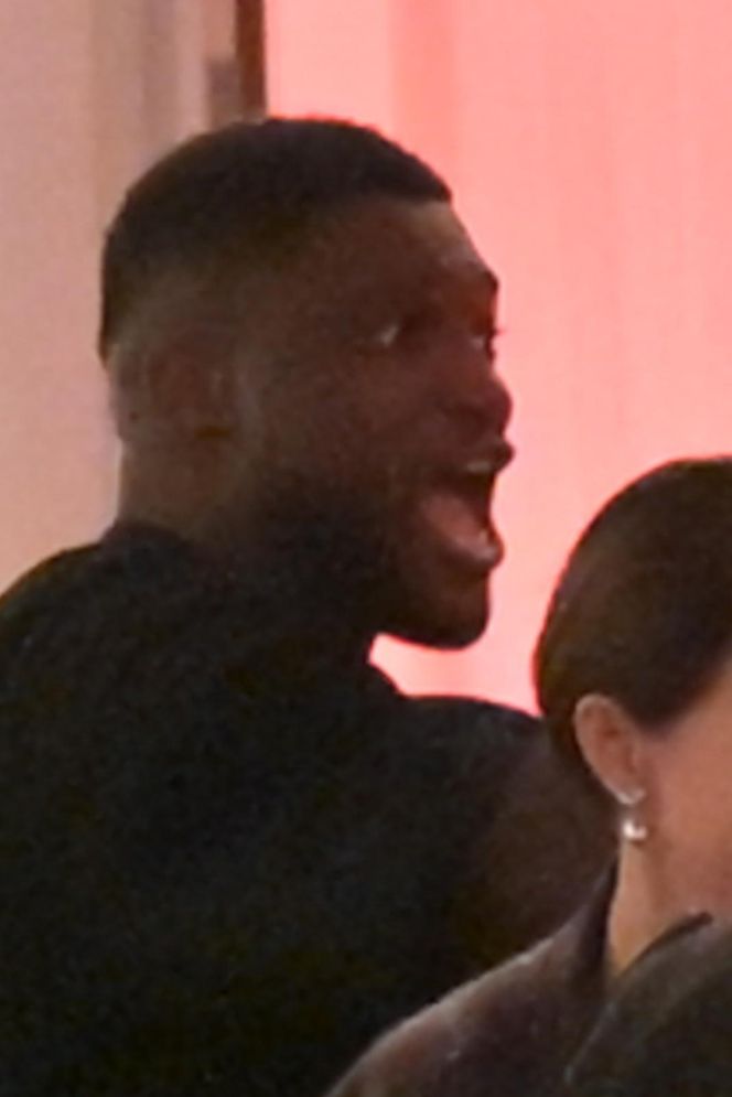 Niezła bibka Afryka Express. Obejrzeli razem odcinek, a potem poszli w tango. Iwan wyszedł ostatni