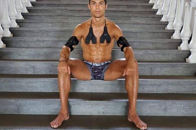 Cristiano Ronaldo w czapce chwali się KLATĄ [ZDJĘCIE]