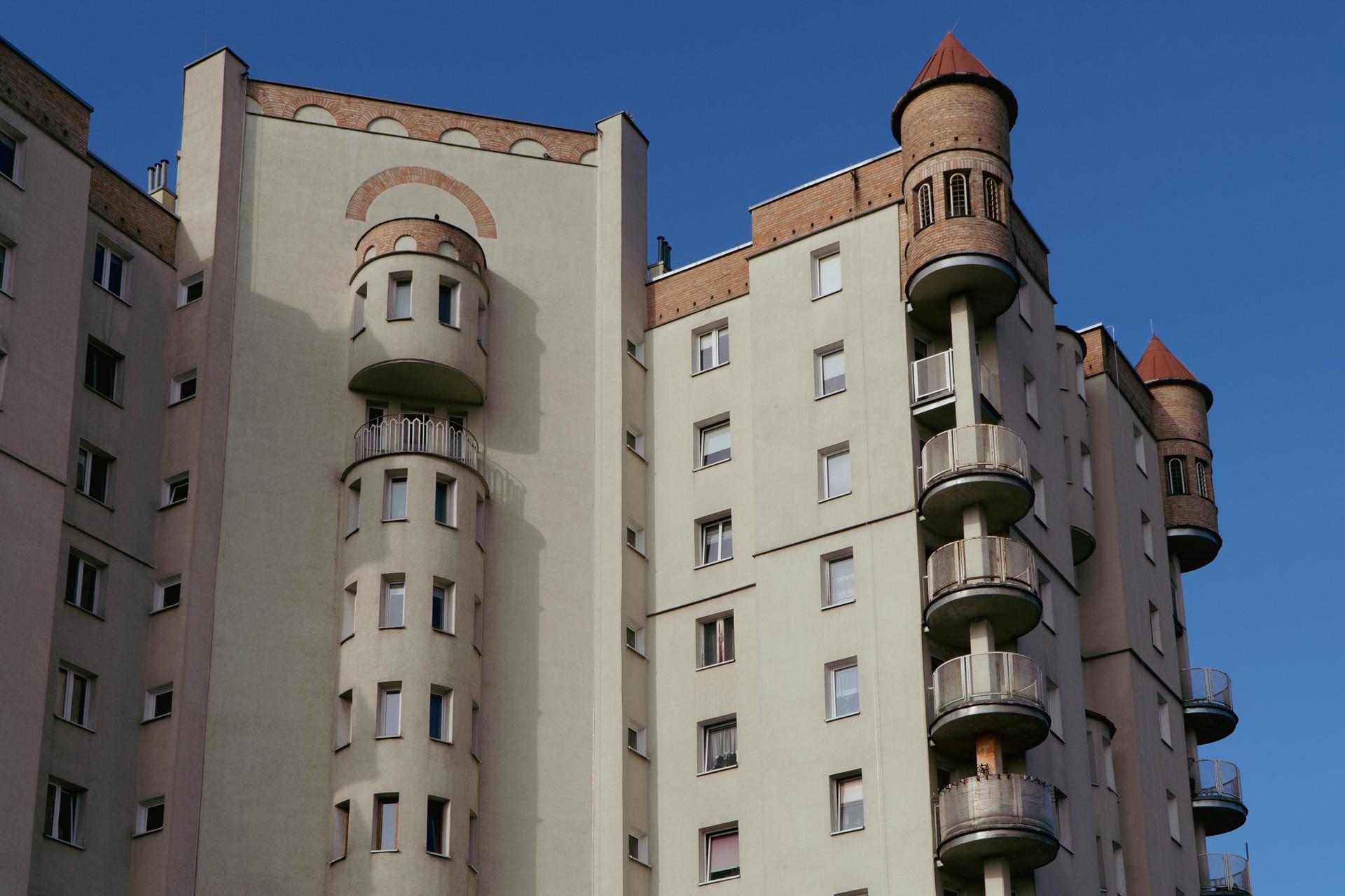 Blok-zamek w Krakowie - zdjęcia. Zobacz Wawel z wielkiej płyty