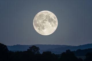 Superksiężyc w listopadzie. Najbliższe zjawisko 2025 roku widoczne w Polsce?