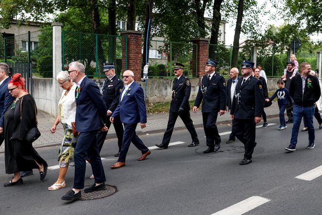 Korowód dożynkowy w Kostuchnie