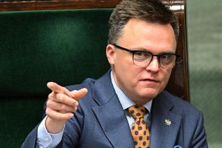 Hołownia gęsto się tłumaczy ze swoich słów. Zamach stanu użyłem nie w znaczeniu prawnym 