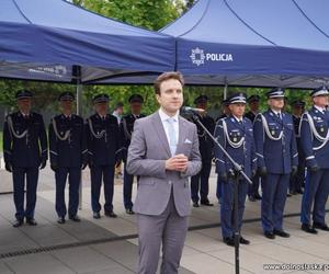 Dolnośląska policja przyjęła aż 37 nowych funkcjonariuszy. Zobacz zdjęcia i nagranie ze ślubowania